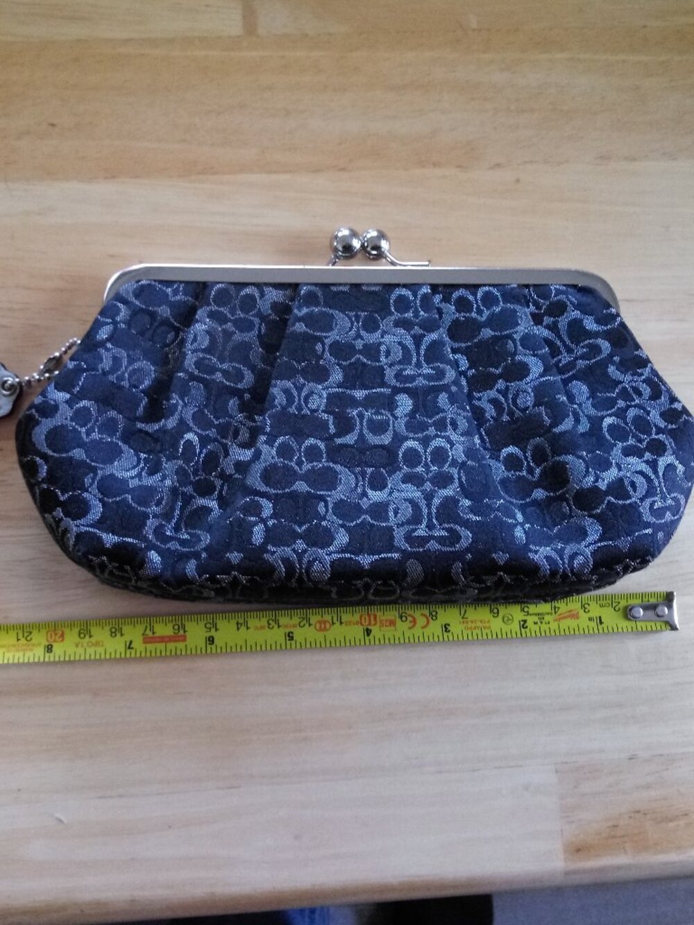 Vintage Coach Optic Lurex Kiss Lock Coin Purse Black Silver Metallic Signature C